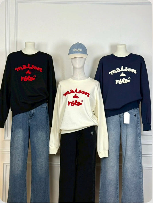 Long-Sleeve Sweatshirt with Chenille lettering